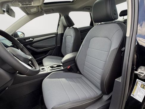 New 2025 Volkswagen Jetta SE image 10