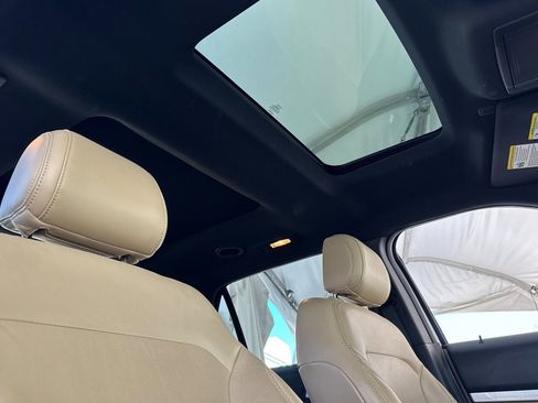 Used 2017 Ford Explorer XLT w/ Equipment Group 202A image 15