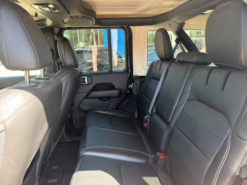 Used 2023 Jeep Wrangler Unlimited Sahara w/ Cold Weather Group AWD/4WD image 8