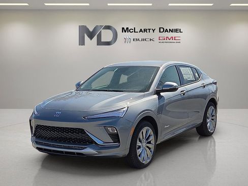New 2026 Buick Envista Avenir image 2