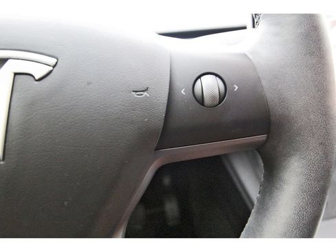Used 2021 Tesla Model Y Long Range AWD/4WD image 18