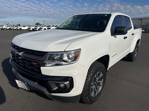 Used 2022 Chevrolet Colorado Z71 image 2