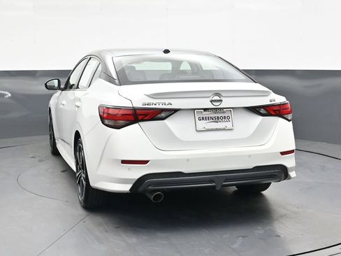 Used 2022 Nissan Sentra SR w/ SR Premium Package FWD image 5