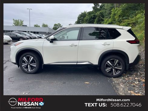 Certified 2023 Nissan Rogue Platinum AWD/4WD image 2