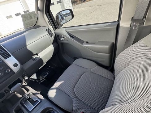 Used 2019 Nissan Frontier SV image 14