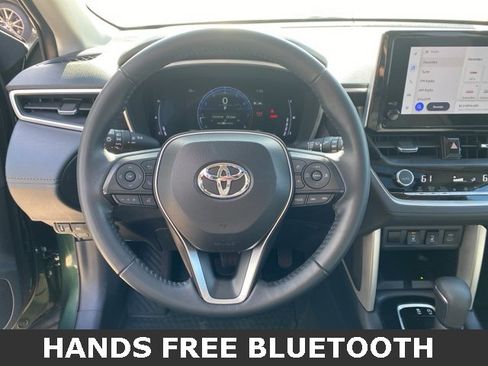 Used 2024 Toyota Corolla Cross XLE image 6
