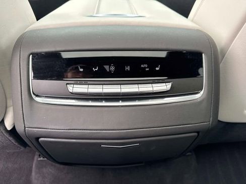 Used 2025 Cadillac Escalade ESV Sport Platinum AWD/4WD image 18