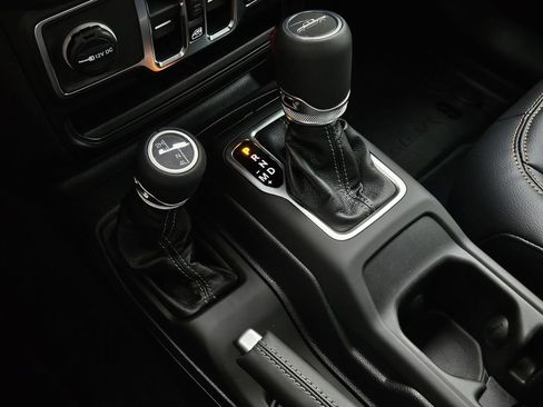 New 2026 Jeep Gladiator Sport AWD/4WD image 21