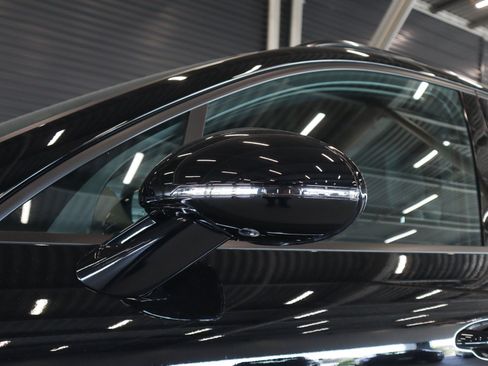 Certified 2026 Porsche Macan AWD/4WD image 28