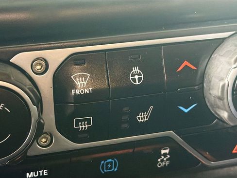 Used 2021 Jeep Wrangler Unlimited Sahara w/ Cold Weather Group AWD/4WD image 22