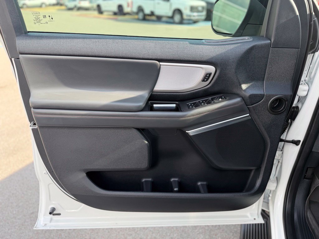 Used 2025 Ford Expedition Active RWD image 24