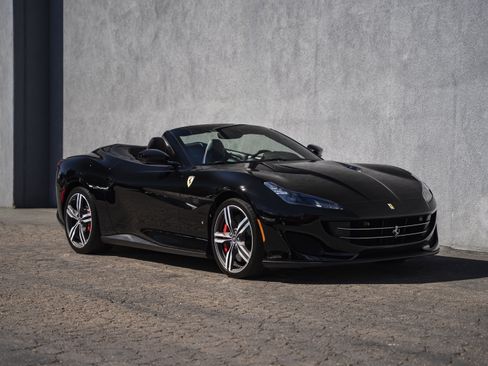 Certified 2019 Ferrari Portofino Convertible image 7