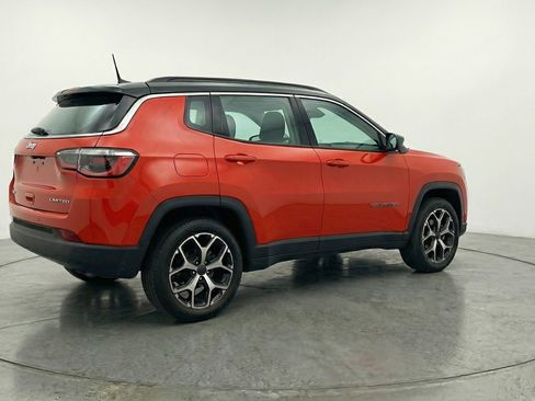 Used 2025 Jeep Compass Limited AWD/4WD image 7