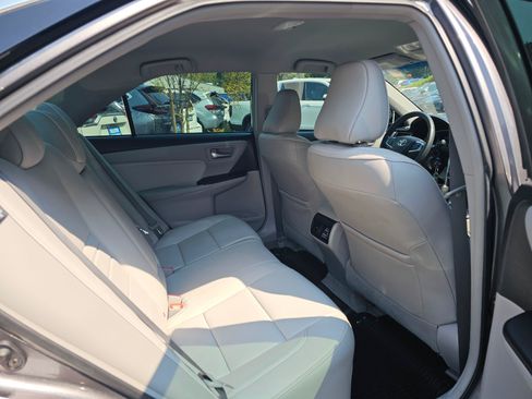 Used 2017 Toyota Camry XLE FWD image 14