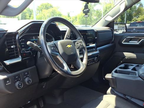 Used 2022 Chevrolet Silverado 1500 LT AWD/4WD image 21