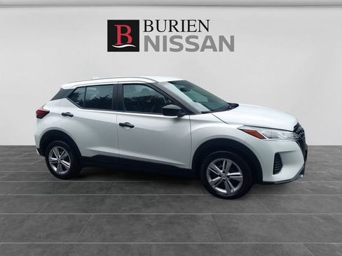 Used 2024 Nissan Kicks S FWD image 7