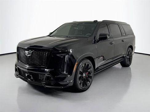 Used 2025 Cadillac Escalade ESV V w/ LPO, ONYX Package image 10