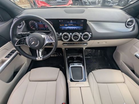 Certified 2025 Mercedes-Benz GLA 250 image 2