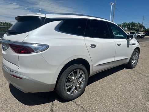 Used 2024 Buick Enclave Essence w/ Experience Buick Package AWD/4WD image 7