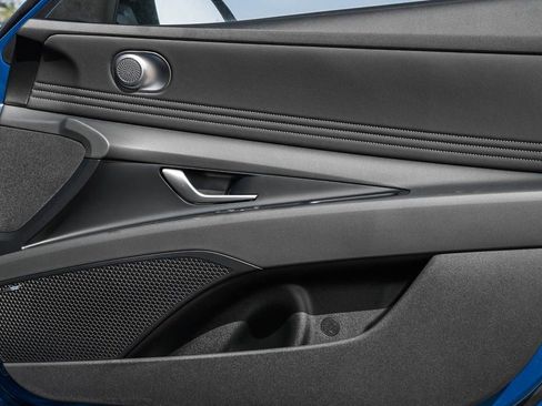 New 2026 Hyundai Elantra Limited image 8