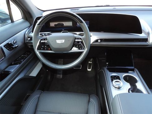 New 2026 Cadillac Vistiq Luxury image 19