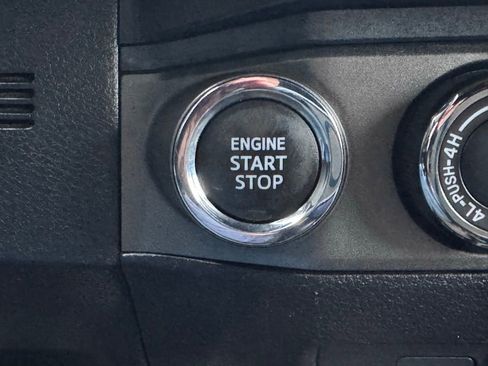 Used 2019 Toyota Tacoma TRD Off-Road image 6