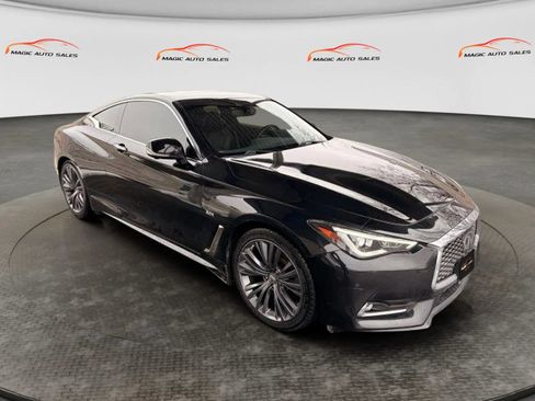 Used 2018 INFINITI Q60 3.0t Luxe w/ Sensory Package 3.0T Luxe AWD/4WD image 5