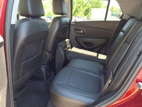 Used 2020 Chevrolet Trax LT w/ LT Convenience Package AWD/4WD image 12