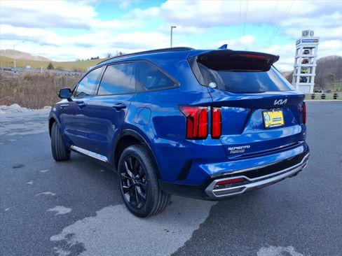 Used 2023 Kia Sorento SX image 4