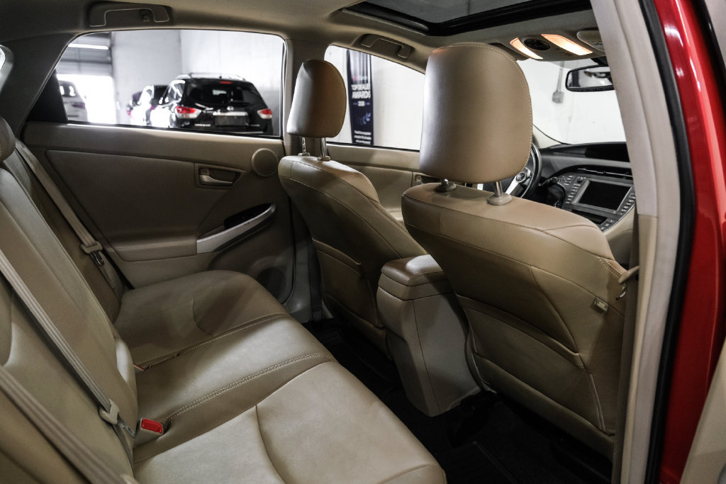 Used 2012 Toyota Prius Four w/ Deluxe Solar Roof Pkg FWD image 34
