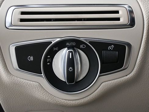 Used 2019 Mercedes-Benz C 300 Sedan image 9