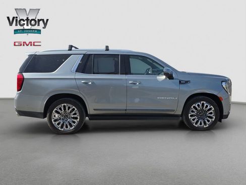 Used 2023 GMC Yukon Denali Ultimate AWD/4WD image 18