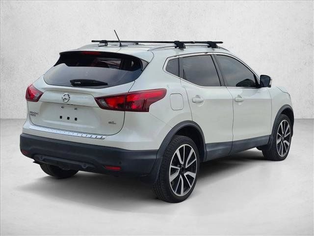 Used 2019 Nissan Rogue Sport SL w/ Premium Package FWD image 2
