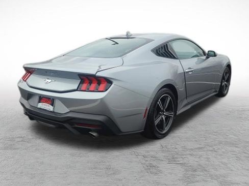 Used 2025 Ford Mustang Coupe RWD image 8