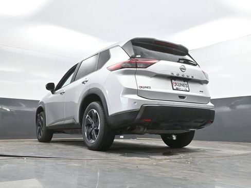 Used 2025 Nissan Rogue SV AWD/4WD image 53