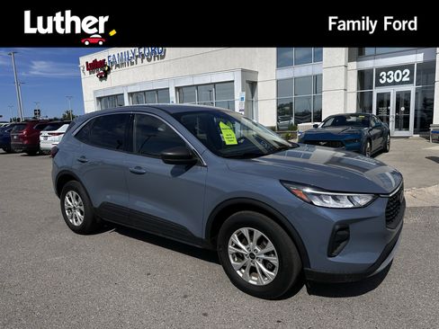 Used 2023 Ford Escape Active w/ Tech Pack #1 AWD/4WD image 1
