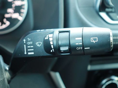 Used 2024 Nissan Rogue S AWD/4WD image 24