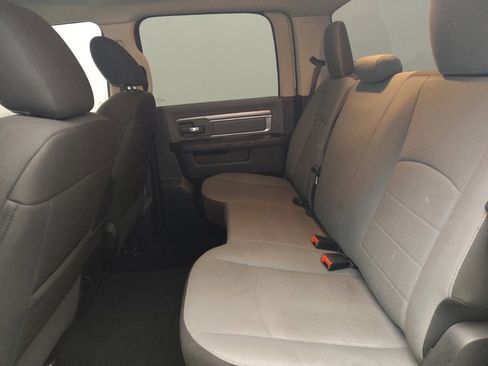 Used 2022 RAM 1500 Classic SLT image 18