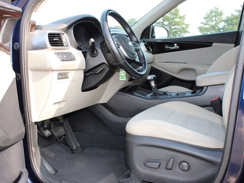 Used 2020 Kia Sorento LX w/ LX I4 Convenience Package FWD image 12