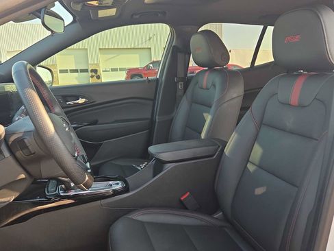 Used 2025 Chevrolet Trax RS w/ Sunroof Package FWD image 15