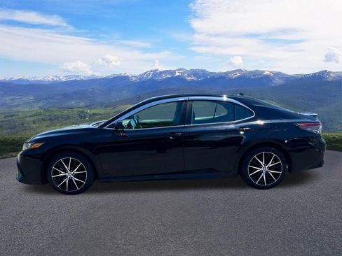 Used 2024 Toyota Camry SE FWD image 2
