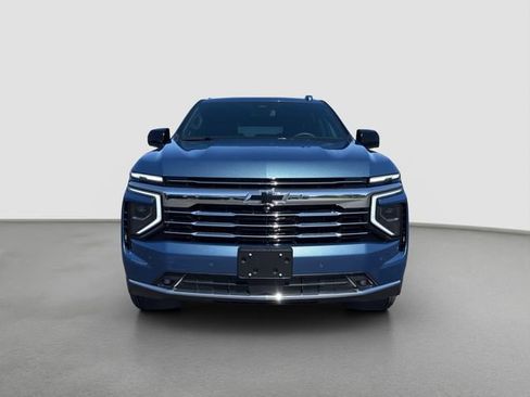 New 2026 Chevrolet Suburban LT w/ Comfort Package AWD/4WD image 2