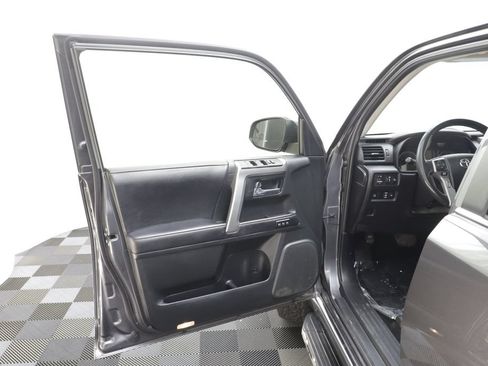 Used 2023 Toyota 4Runner Limited AWD/4WD image 5