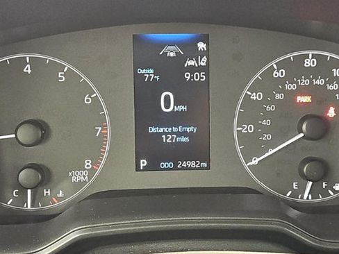 Used 2025 Toyota Corolla LE FWD image 5