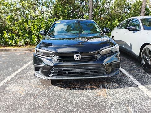 Used 2023 Honda Civic Sport image 9