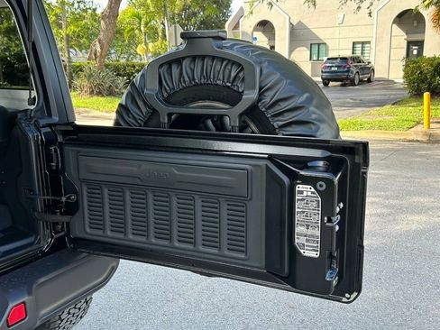 New 2026 Jeep Wrangler Unlimited Sport image 39