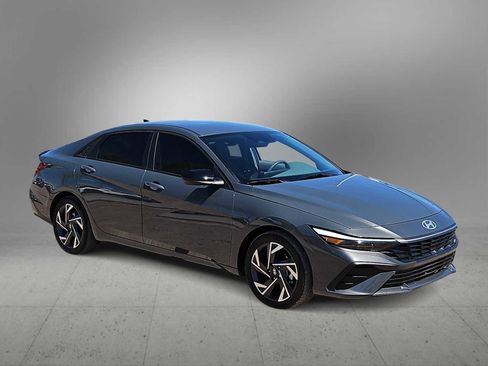 New 2025 Hyundai Elantra Sport FWD image 2