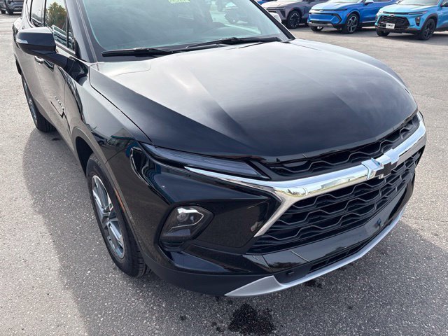 New 2026 Chevrolet Blazer LT w/ Sound & Technology Package AWD/4WD image 4