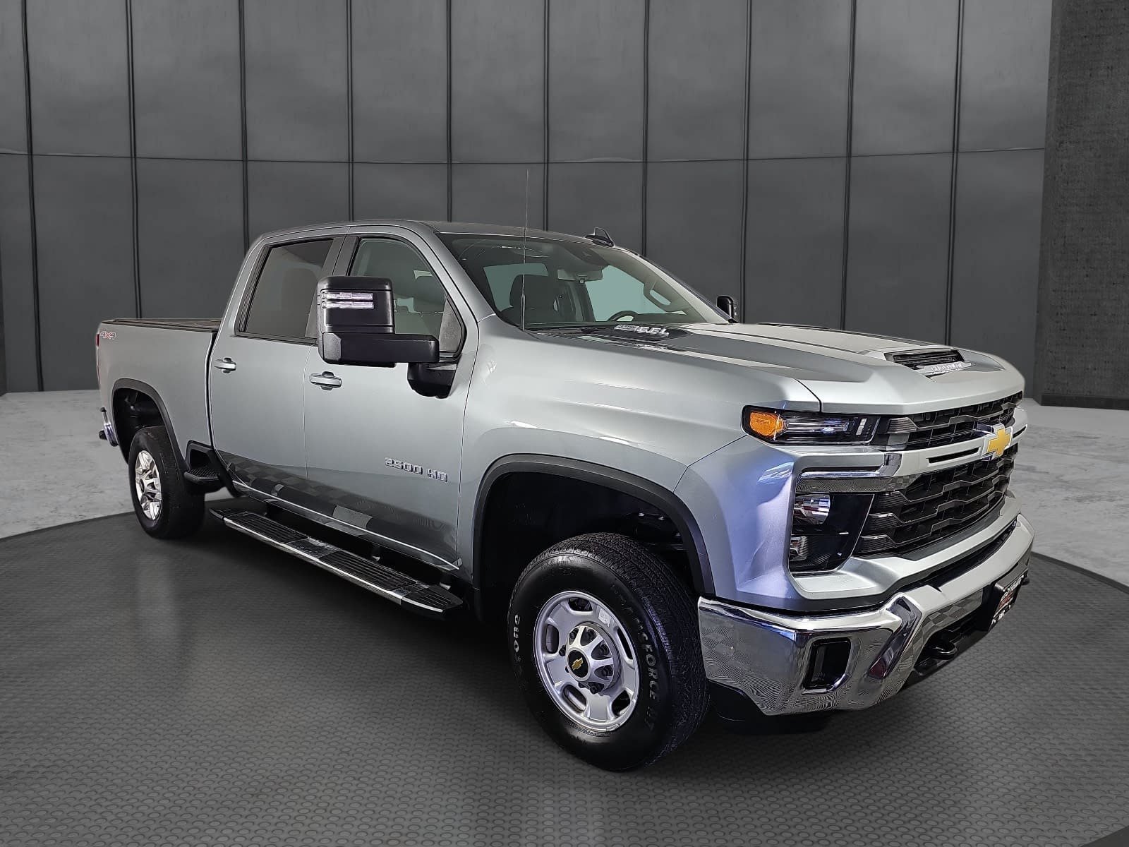 Used 2024 Chevrolet Silverado 2500 LT w/ Convenience Package AWD/4WD image 3