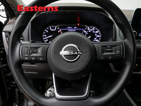 Used 2023 Nissan Rogue S AWD/4WD image 10